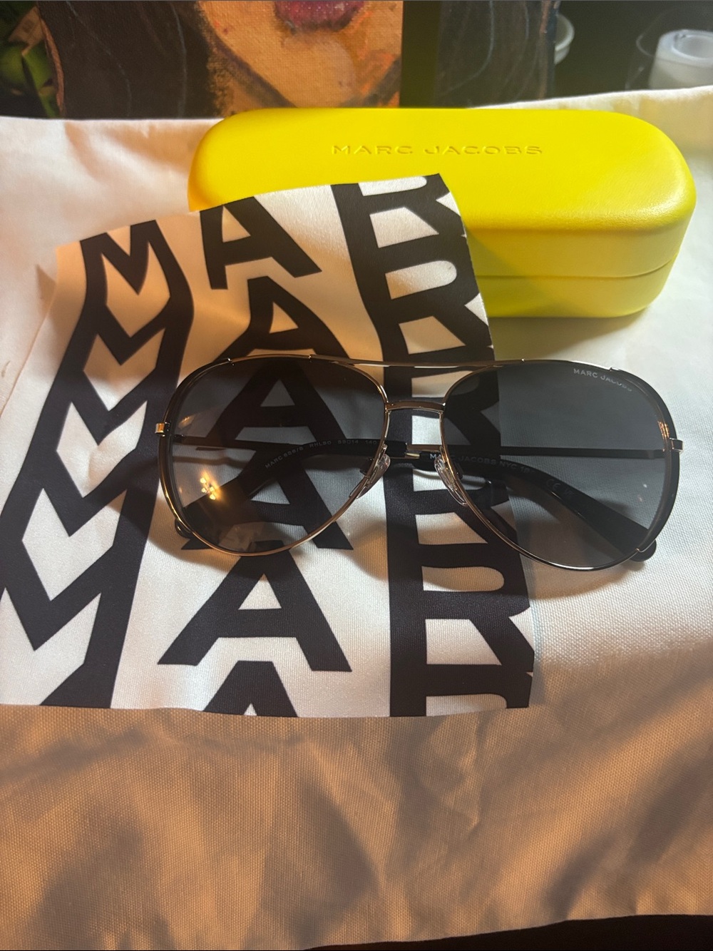 Marc Jacobs aviator style Gold Frame Sunglasses with Black Gradient Lenses